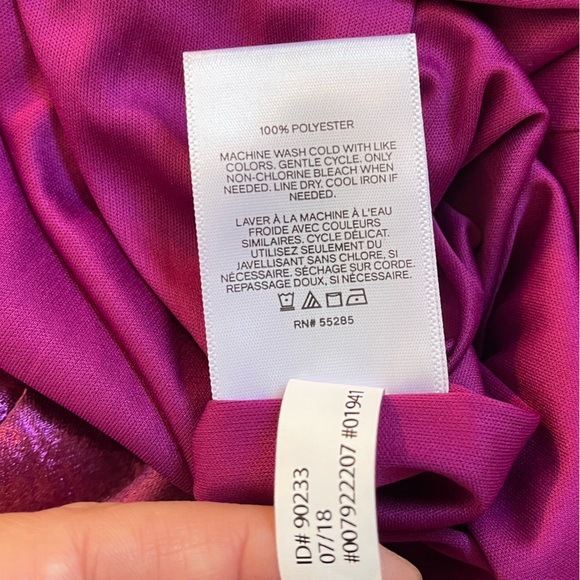 NWOT Express metallic fuchsia midi cocktail dress size medium - Picture 12 of 12